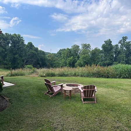 Cozy 1 Bedroom Cabin In The Heart Of Jonesborough Bagian luar foto